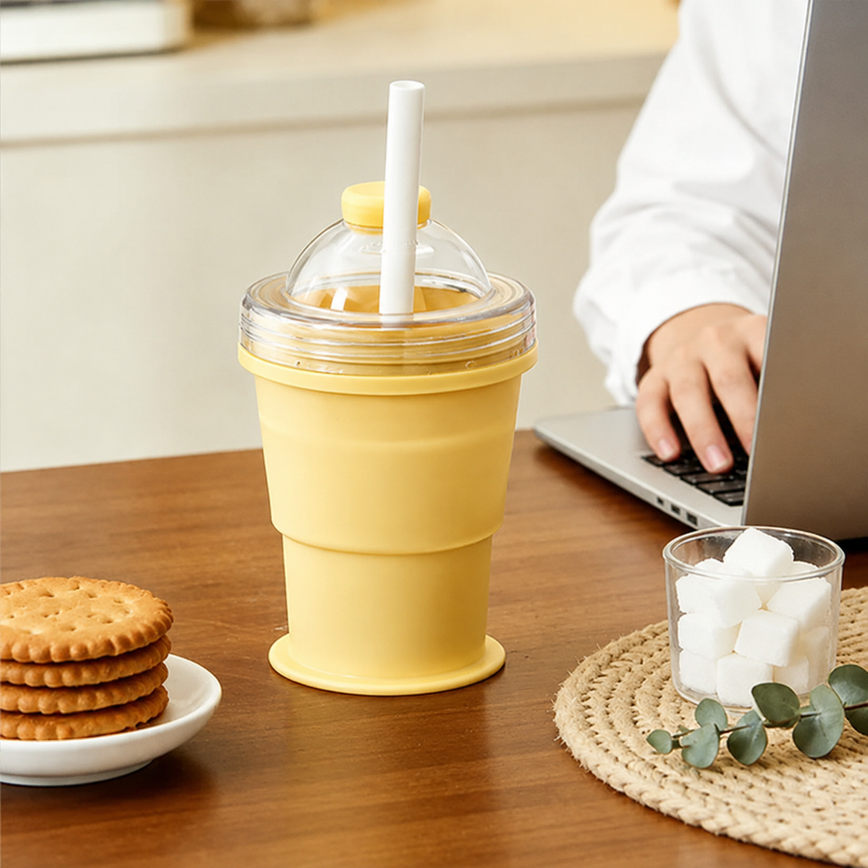 SnapSip™ 2-in-1 Collapsible Ice Cup & Portable Sphere Mold